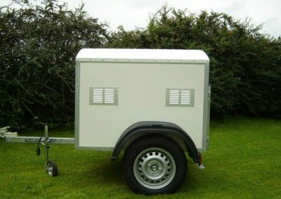 2 Berth Dog Trailer with Fixed Roof